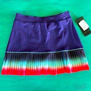 Alto Giro Saia light tennis skirt. Size M. NWT